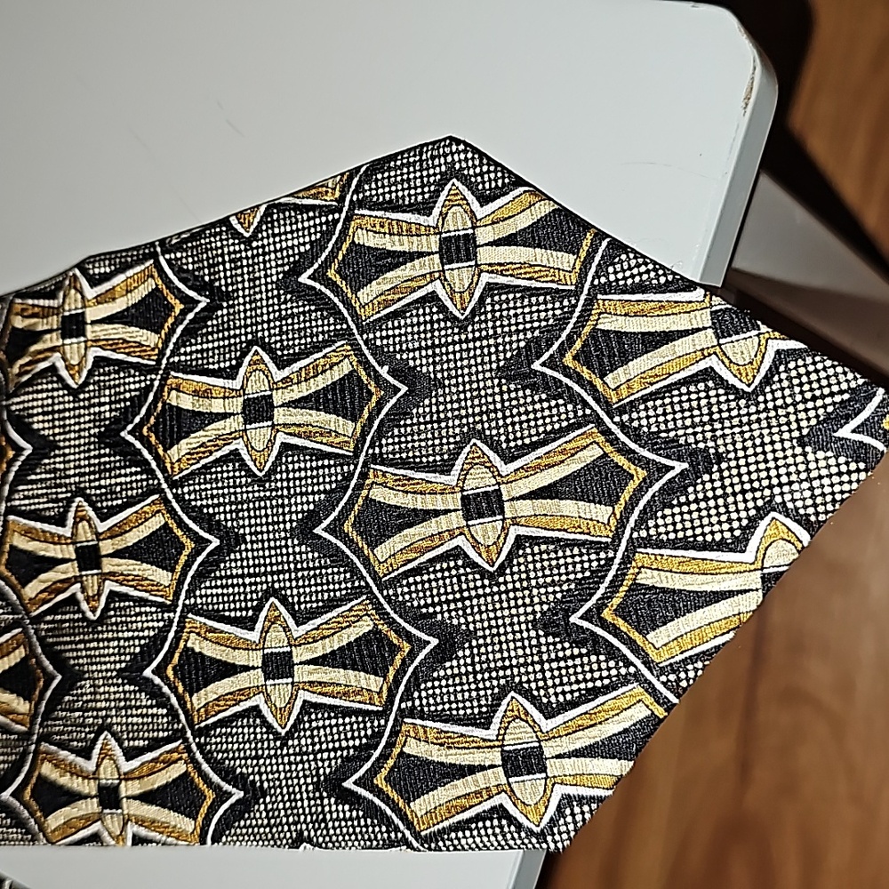 Louis Feraud tie - Picture 2 of 3